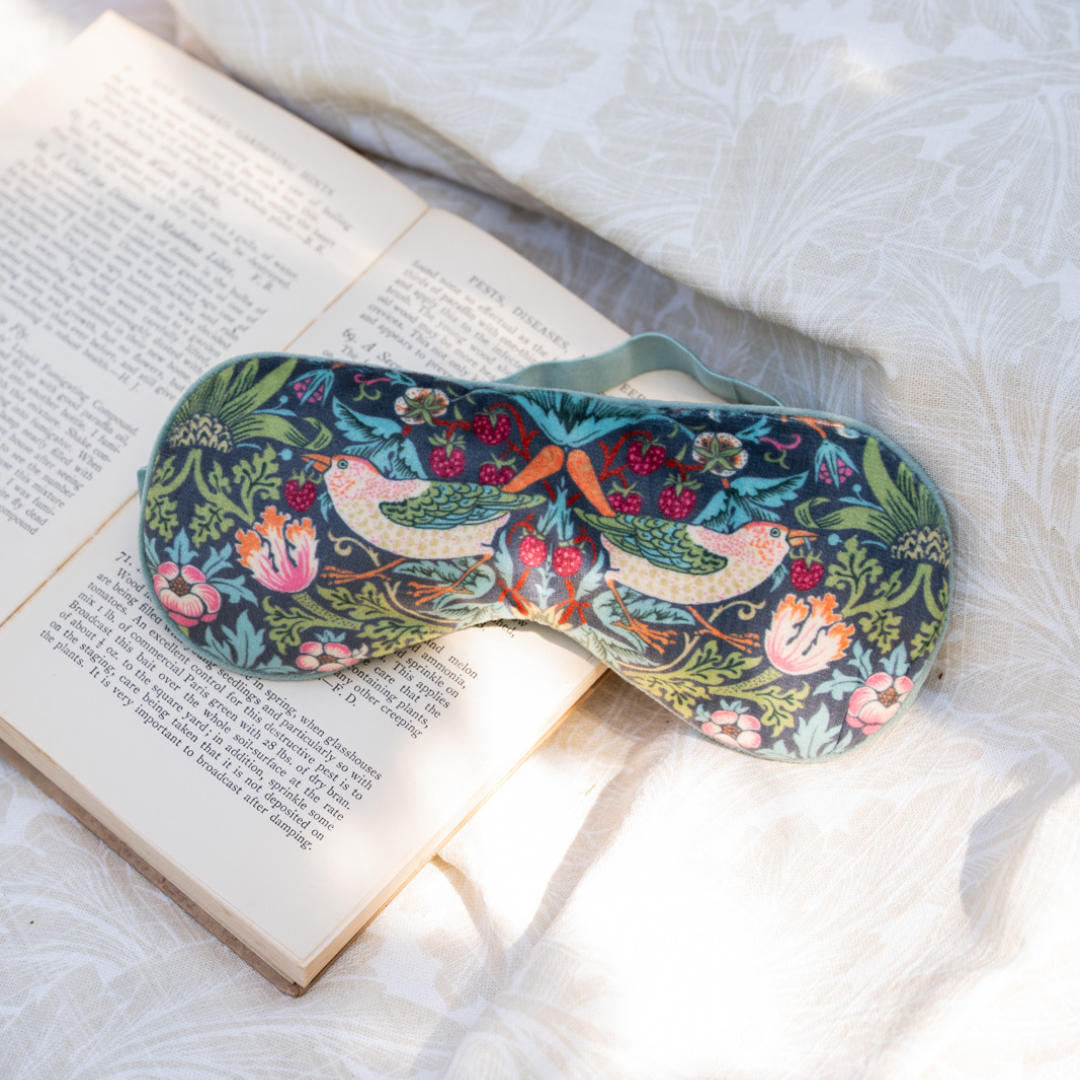 The Voyager Velvet Eye Mask with Dried Lavender Flowers